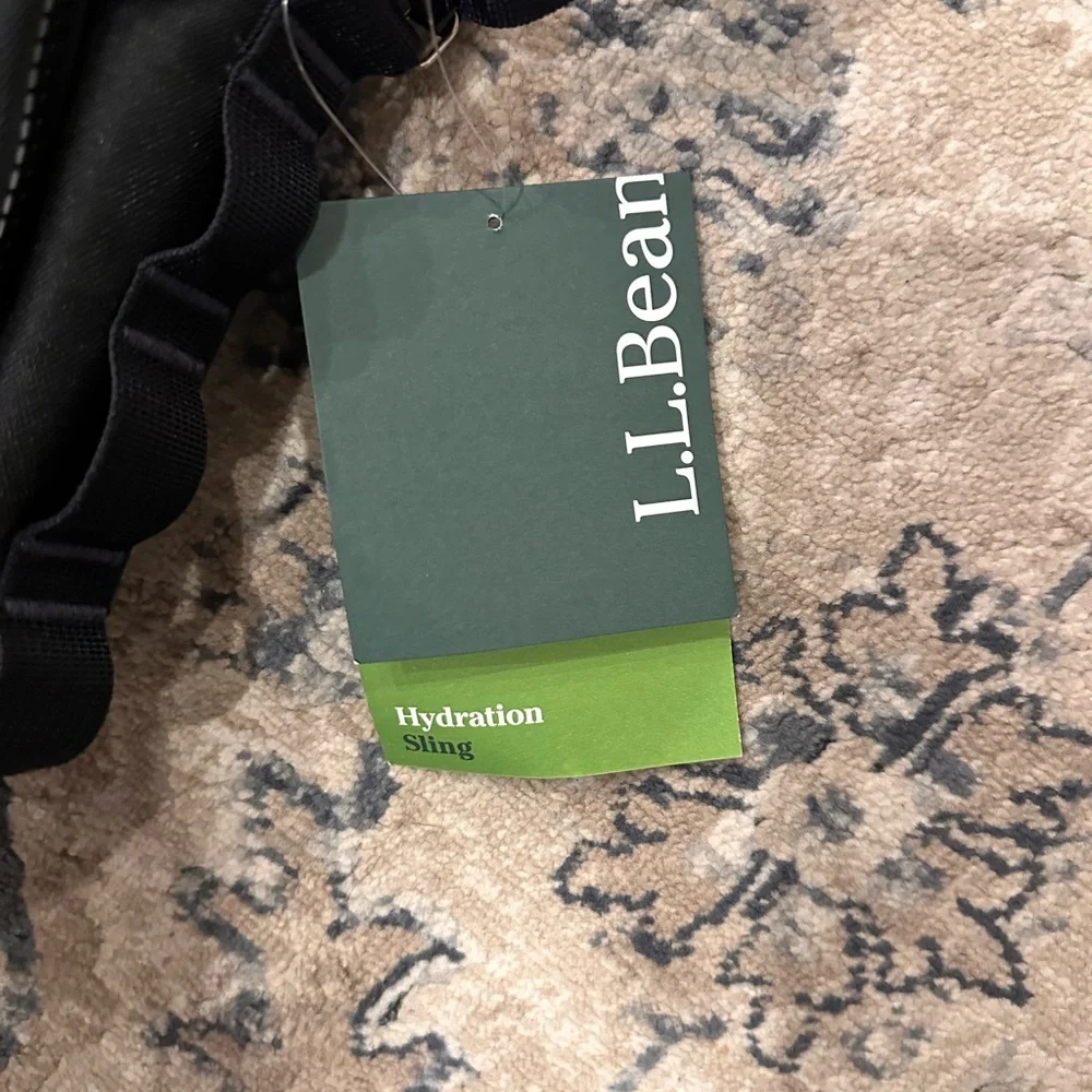 L.L. Bean Black Hydration Sling - Picture 4 of 5